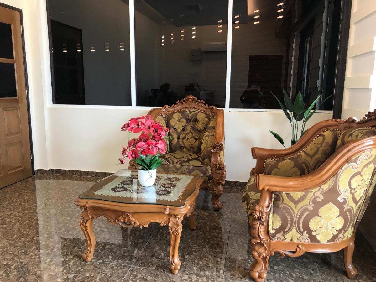 Oyo 90506 Z Stay Inn Hotel Simpang Renggam Buitenkant foto