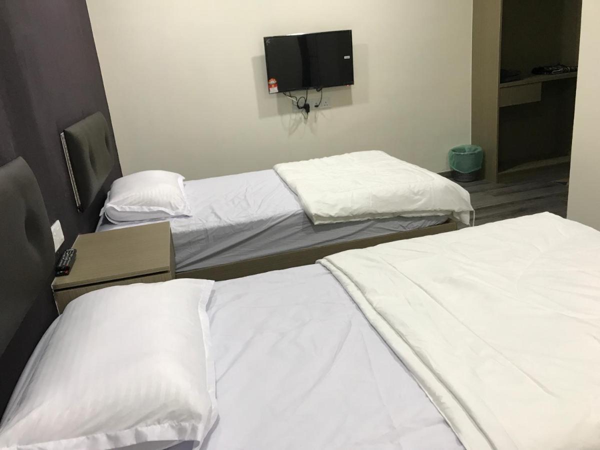 Oyo 90506 Z Stay Inn Hotel Simpang Renggam Buitenkant foto