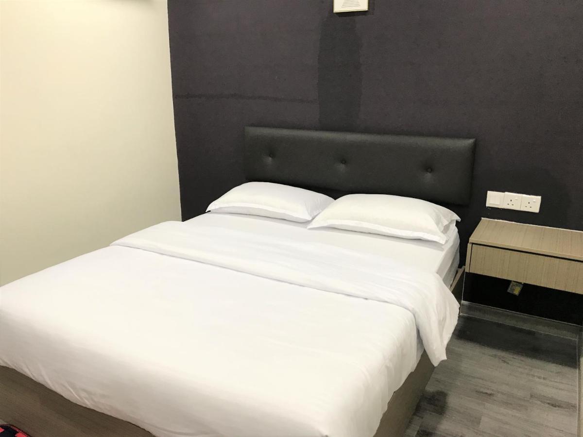 Oyo 90506 Z Stay Inn Hotel Simpang Renggam Buitenkant foto