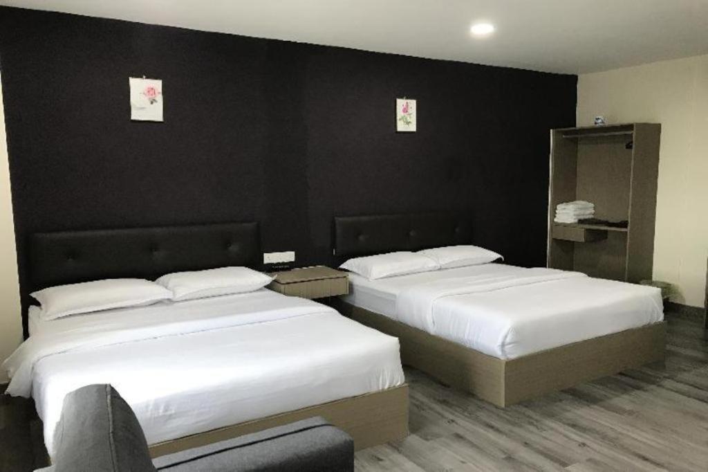 Oyo 90506 Z Stay Inn Hotel Simpang Renggam Buitenkant foto