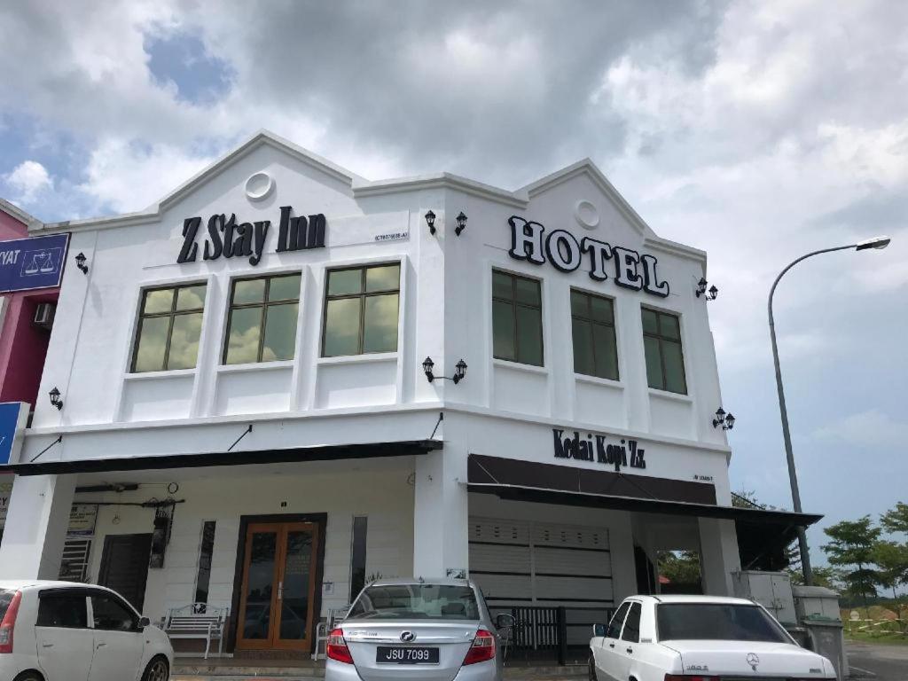 Oyo 90506 Z Stay Inn Hotel Simpang Renggam Buitenkant foto